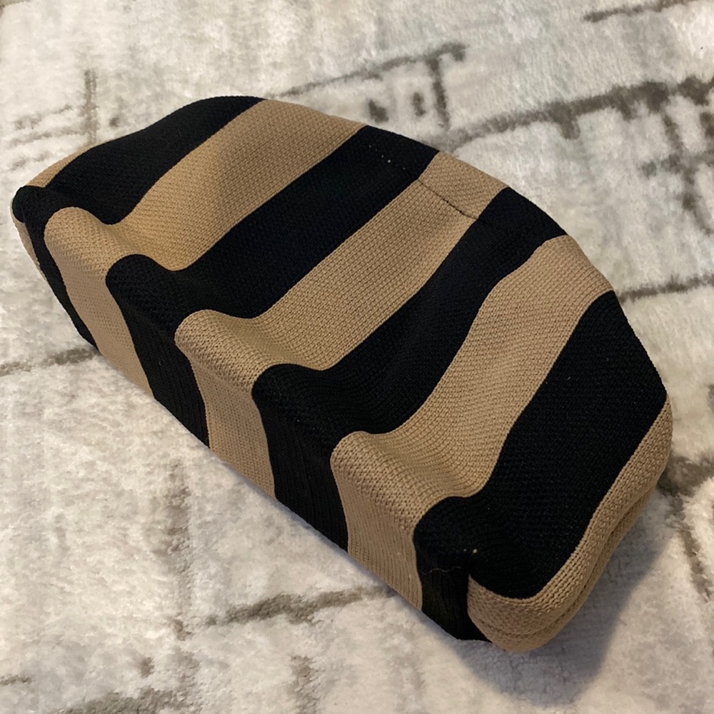Color block clutch